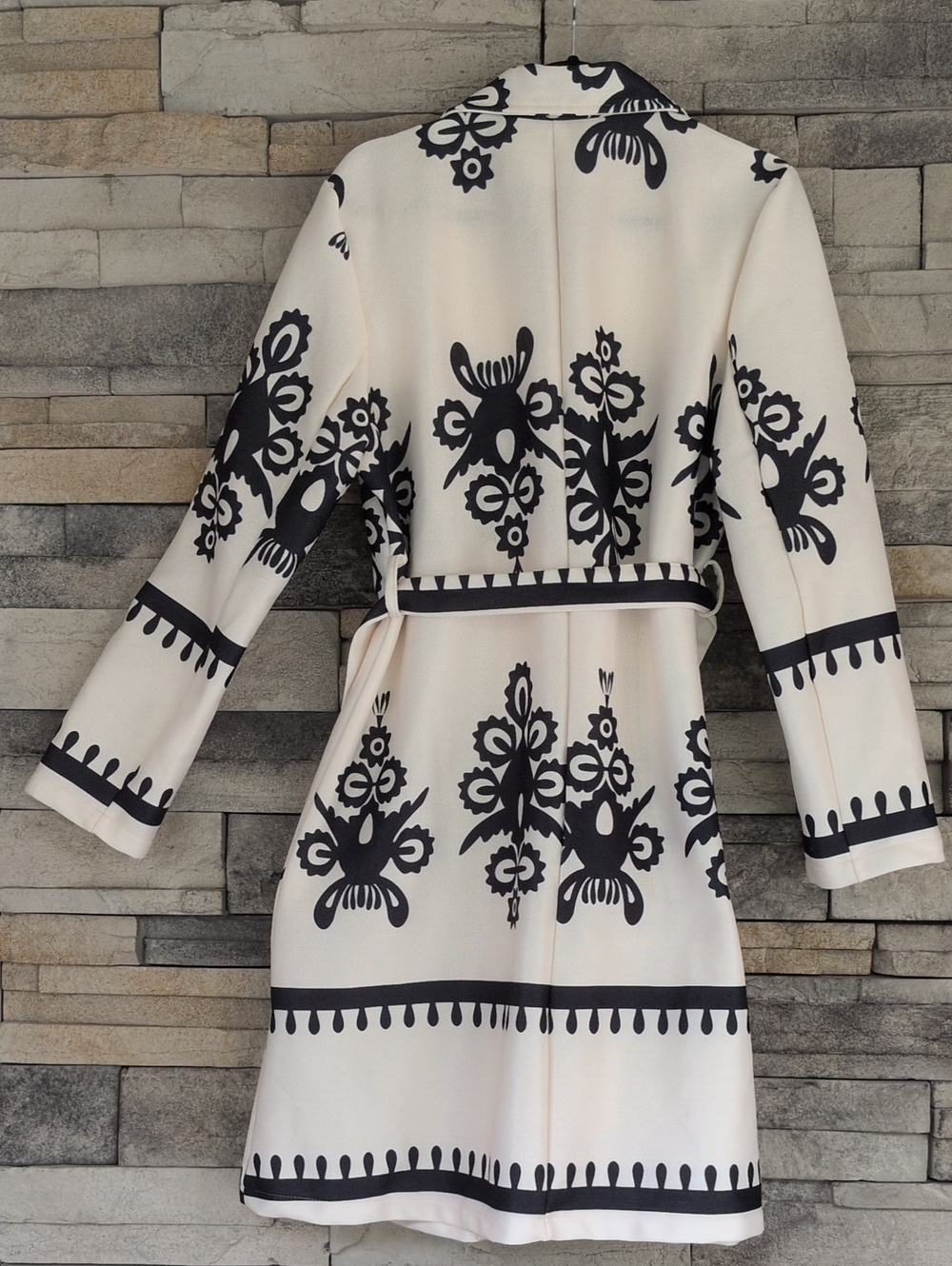 Gorgeous Black and White Floral Belted Trench Coat - Picture 3 of 3
